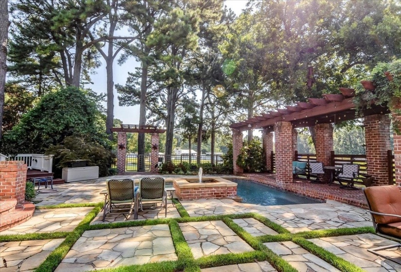 8789 CLUB LAKE CV, Memphis, Tennessee 38125, 5 Bedroom Bedrooms, 5 Room Rooms,5.1 BathroomBathrooms,Residential,For Sale,CLUB LAKE,0,10228685