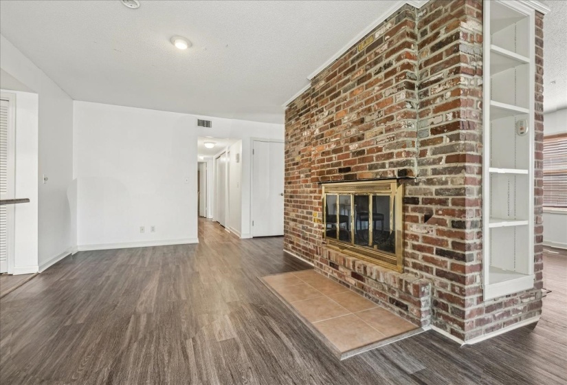 1205 BRISTOL DR, Memphis, Tennessee 38119, 3 Bedroom Bedrooms, 8 Room Rooms,2 BathroomBathrooms,Residential,For Sale,BRISTOL,0,10228796