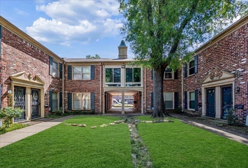 1205 BRISTOL DR, Memphis, Tennessee 38119, 3 Bedroom Bedrooms, 8 Room Rooms,2 BathroomBathrooms,Residential,For Sale,BRISTOL,0,10228796