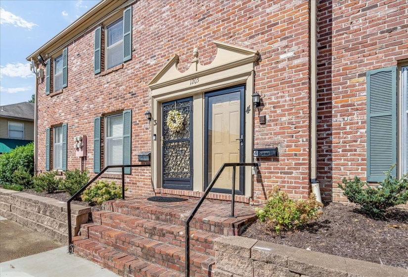 1205 BRISTOL DR, Memphis, Tennessee 38119, 3 Bedroom Bedrooms, 8 Room Rooms,2 BathroomBathrooms,Residential,For Sale,BRISTOL,0,10228796