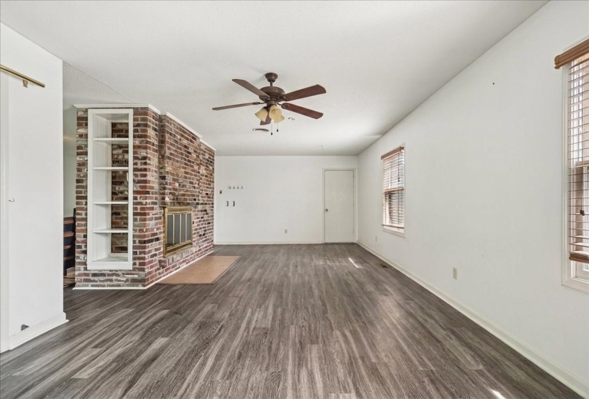 1205 BRISTOL DR, Memphis, Tennessee 38119, 3 Bedroom Bedrooms, 8 Room Rooms,2 BathroomBathrooms,Residential,For Sale,BRISTOL,0,10228796