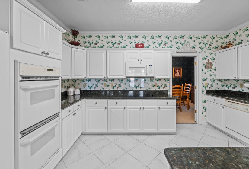 6739 STONETRACE DR, Bartlett, Tennessee 38135, 4 Bedroom Bedrooms, 7 Room Rooms,3 BathroomBathrooms,Residential,For Sale,STONETRACE,0,10228797