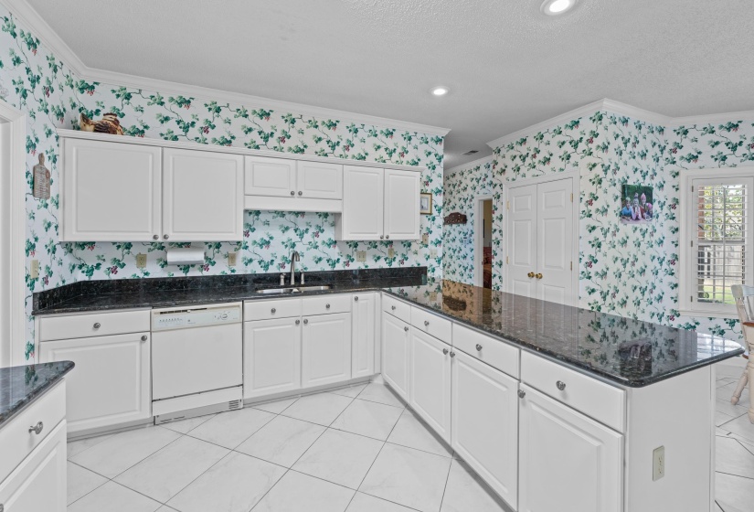 6739 STONETRACE DR, Bartlett, Tennessee 38135, 4 Bedroom Bedrooms, 7 Room Rooms,3 BathroomBathrooms,Residential,For Sale,STONETRACE,0,10228797