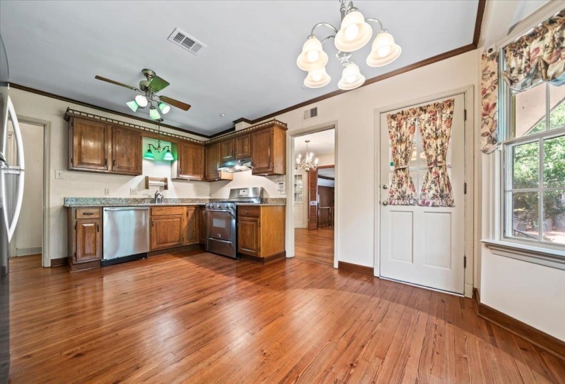 4968 COLE RD, Memphis, Tennessee 38117, 3 Bedroom Bedrooms, 7 Room Rooms,2 BathroomBathrooms,Residential,For Sale,COLE,0,10228801