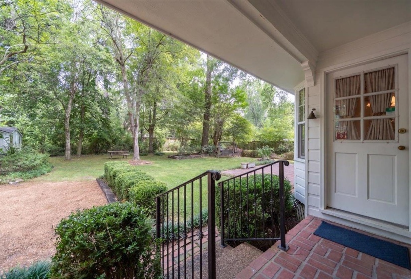 4968 COLE RD, Memphis, Tennessee 38117, 3 Bedroom Bedrooms, 7 Room Rooms,2 BathroomBathrooms,Residential,For Sale,COLE,0,10228801