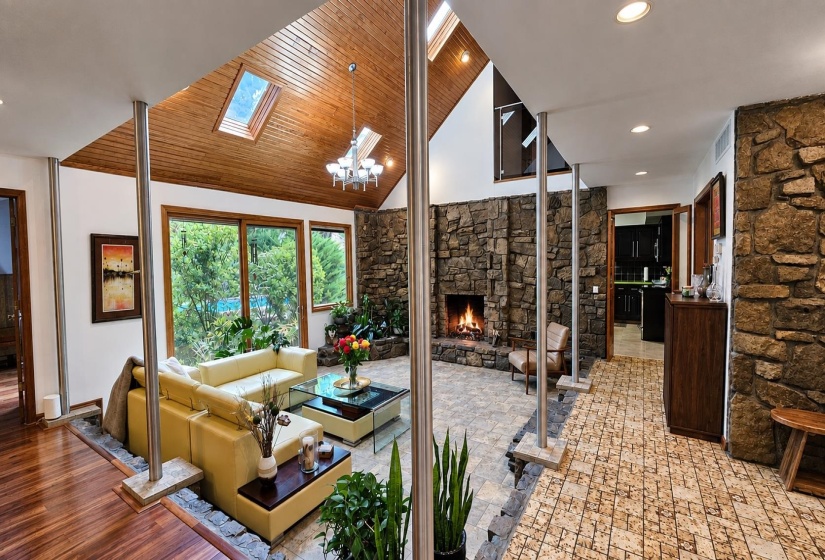 6908 SILVER MAPLE CV, Memphis, Tennessee 38119, 4 Bedroom Bedrooms, 8 Room Rooms,4.1 BathroomBathrooms,Residential,For Sale,SILVER MAPLE,0,10228808