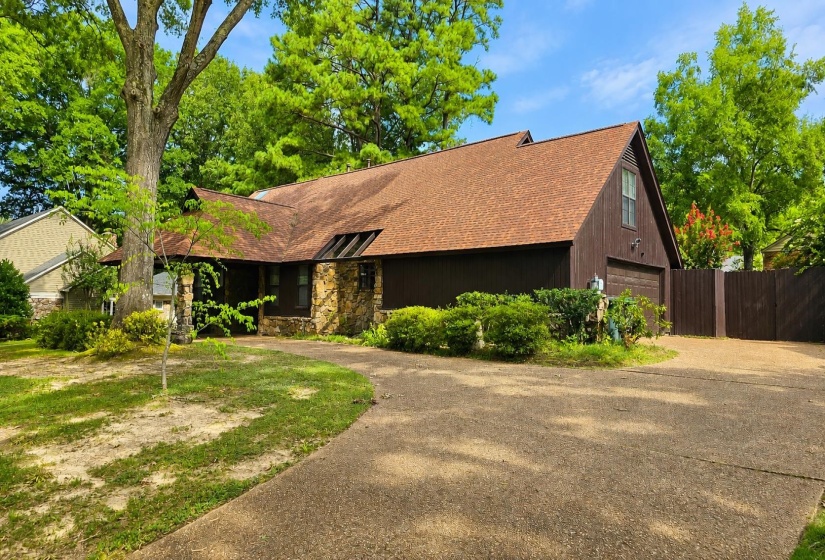 6908 SILVER MAPLE CV, Memphis, Tennessee 38119, 4 Bedroom Bedrooms, 8 Room Rooms,4.1 BathroomBathrooms,Residential,For Sale,SILVER MAPLE,0,10228808