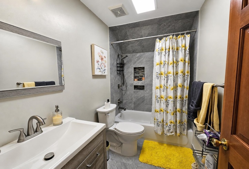 6908 SILVER MAPLE CV, Memphis, Tennessee 38119, 4 Bedroom Bedrooms, 8 Room Rooms,4.1 BathroomBathrooms,Residential,For Sale,SILVER MAPLE,0,10228808