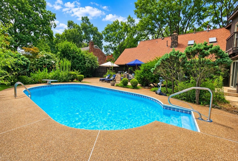 6908 SILVER MAPLE CV, Memphis, Tennessee 38119, 4 Bedroom Bedrooms, 8 Room Rooms,4.1 BathroomBathrooms,Residential,For Sale,SILVER MAPLE,0,10228808