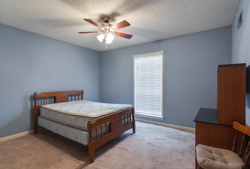 1906 MALABAR DR, Germantown, Tennessee 38138, 4 Bedroom Bedrooms, 7 Room Rooms,3 BathroomBathrooms,Residential,For Sale,MALABAR,0,10228810