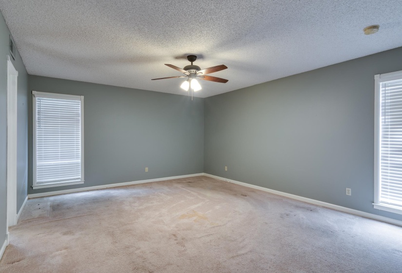 1906 MALABAR DR, Germantown, Tennessee 38138, 4 Bedroom Bedrooms, 7 Room Rooms,3 BathroomBathrooms,Residential,For Sale,MALABAR,0,10228810