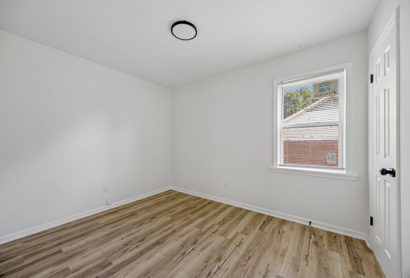 4239 LAWNVIEW ST, Memphis, Tennessee 38109, 3 Bedroom Bedrooms, 6 Room Rooms,2 BathroomBathrooms,Residential,For Sale,LAWNVIEW,0,10228813