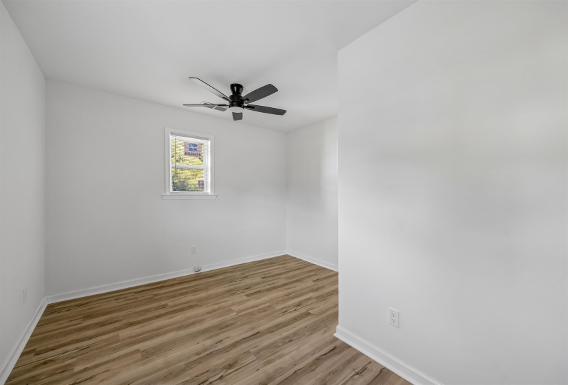 4239 LAWNVIEW ST, Memphis, Tennessee 38109, 3 Bedroom Bedrooms, 6 Room Rooms,2 BathroomBathrooms,Residential,For Sale,LAWNVIEW,0,10228813