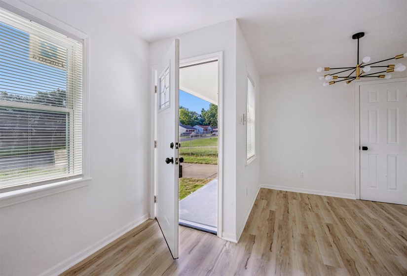 4239 LAWNVIEW ST, Memphis, Tennessee 38109, 3 Bedroom Bedrooms, 6 Room Rooms,2 BathroomBathrooms,Residential,For Sale,LAWNVIEW,0,10228813