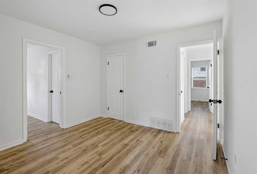 4239 LAWNVIEW ST, Memphis, Tennessee 38109, 3 Bedroom Bedrooms, 6 Room Rooms,2 BathroomBathrooms,Residential,For Sale,LAWNVIEW,0,10228813