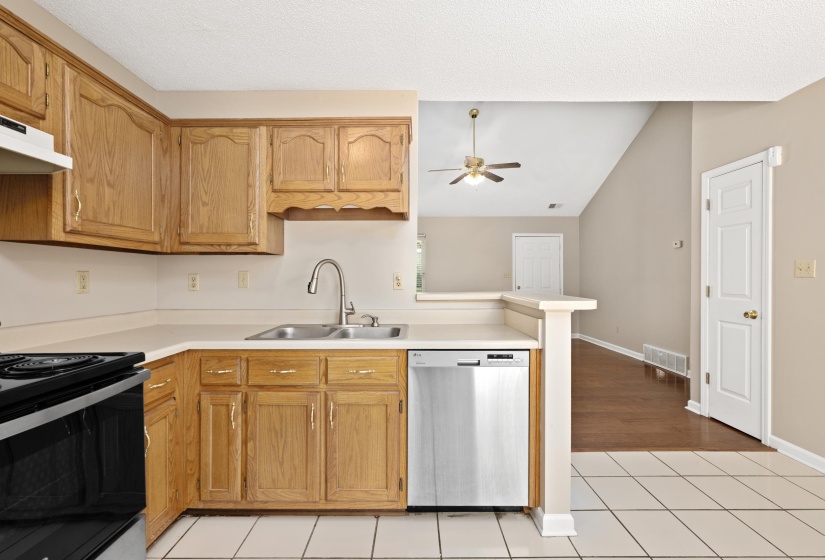7430 OAKFIELD DR, Memphis, Tennessee 38133, 3 Bedroom Bedrooms, 5 Room Rooms,2 BathroomBathrooms,Residential,For Sale,OAKFIELD,0,10228815