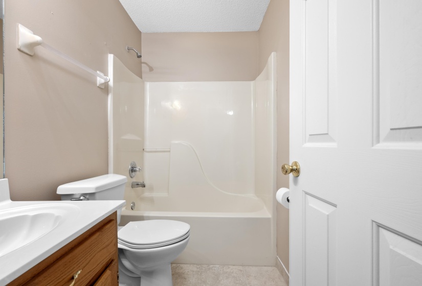 7430 OAKFIELD DR, Memphis, Tennessee 38133, 3 Bedroom Bedrooms, 5 Room Rooms,2 BathroomBathrooms,Residential,For Sale,OAKFIELD,0,10228815