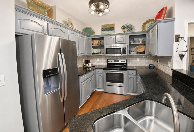 200 VANTAGE PT, Counce, Tennessee 38326, 4 Bedroom Bedrooms, 7 Room Rooms,2.1 BathroomBathrooms,Residential,For Sale,VANTAGE,0,10228816
