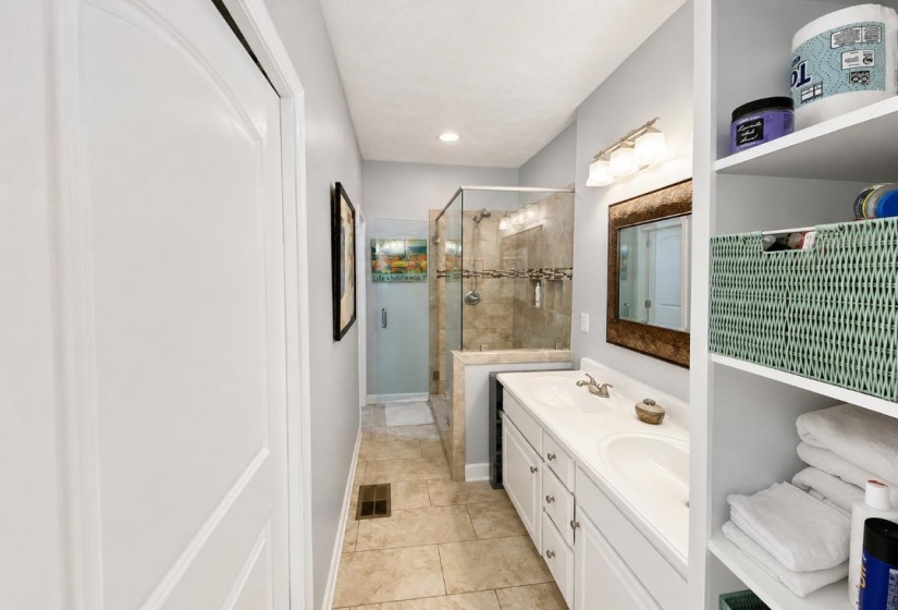 200 VANTAGE PT, Counce, Tennessee 38326, 4 Bedroom Bedrooms, 7 Room Rooms,2.1 BathroomBathrooms,Residential,For Sale,VANTAGE,0,10228816