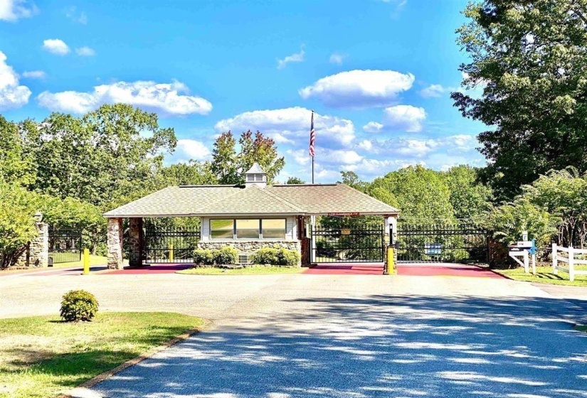 200 VANTAGE PT, Counce, Tennessee 38326, 4 Bedroom Bedrooms, 7 Room Rooms,2.1 BathroomBathrooms,Residential,For Sale,VANTAGE,0,10228816