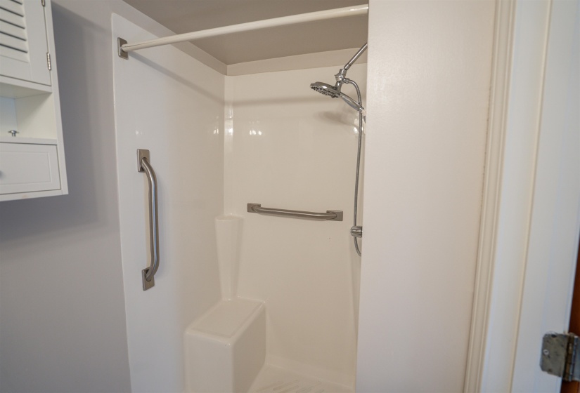 3589 COVINGTON PIKE, Memphis, Tennessee 38128, 2 Bedroom Bedrooms, 4 Room Rooms,2 BathroomBathrooms,Residential,For Sale,COVINGTON,0,10228817