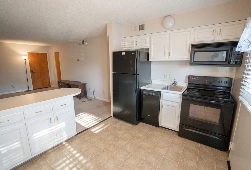 3589 COVINGTON PIKE, Memphis, Tennessee 38128, 2 Bedroom Bedrooms, 4 Room Rooms,2 BathroomBathrooms,Residential,For Sale,COVINGTON,0,10228817