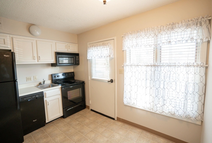 3589 COVINGTON PIKE, Memphis, Tennessee 38128, 2 Bedroom Bedrooms, 4 Room Rooms,2 BathroomBathrooms,Residential,For Sale,COVINGTON,0,10228817