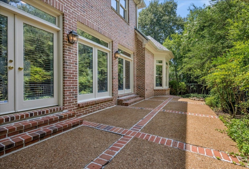 5576 BAYBERRY CV, Memphis, Tennessee 38120, 4 Bedroom Bedrooms, 8 Room Rooms,2.1 BathroomBathrooms,Residential,For Sale,BAYBERRY,0,10228820