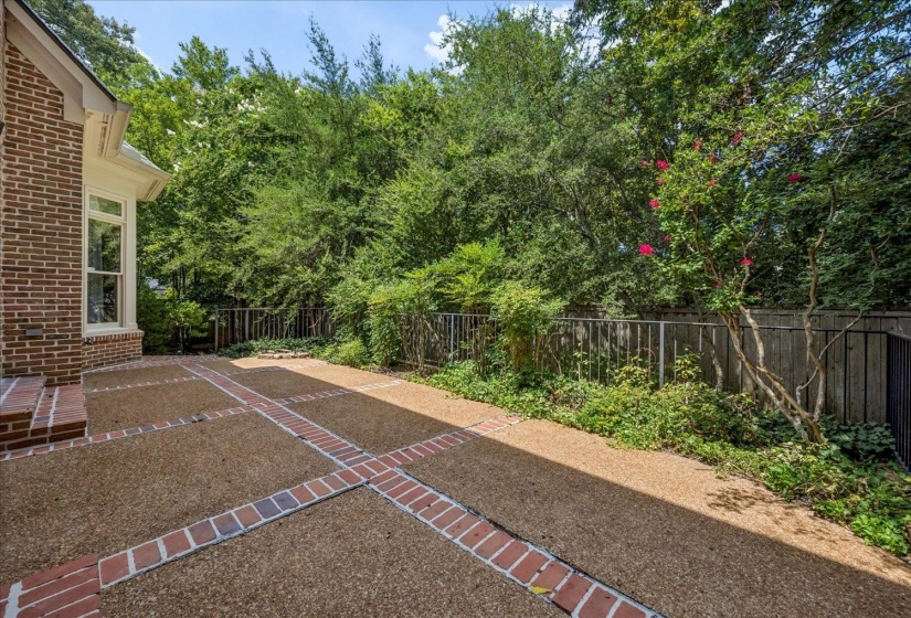 5576 BAYBERRY CV, Memphis, Tennessee 38120, 4 Bedroom Bedrooms, 8 Room Rooms,2.1 BathroomBathrooms,Residential,For Sale,BAYBERRY,0,10228820