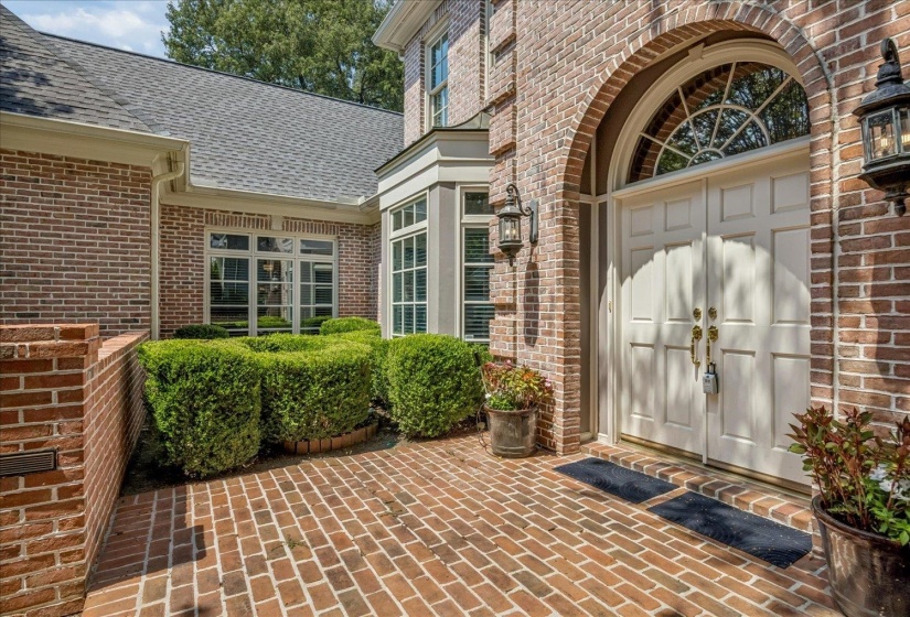 5576 BAYBERRY CV, Memphis, Tennessee 38120, 4 Bedroom Bedrooms, 8 Room Rooms,2.1 BathroomBathrooms,Residential,For Sale,BAYBERRY,0,10228820