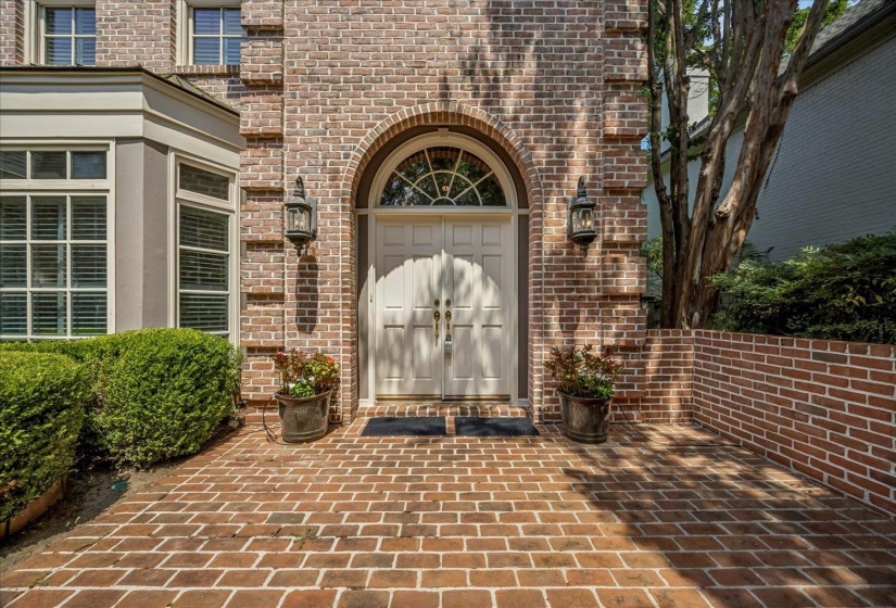 5576 BAYBERRY CV, Memphis, Tennessee 38120, 4 Bedroom Bedrooms, 8 Room Rooms,2.1 BathroomBathrooms,Residential,For Sale,BAYBERRY,0,10228820