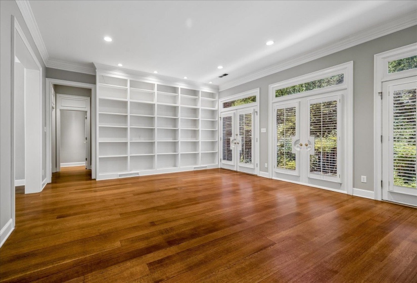 5576 BAYBERRY CV, Memphis, Tennessee 38120, 4 Bedroom Bedrooms, 8 Room Rooms,2.1 BathroomBathrooms,Residential,For Sale,BAYBERRY,0,10228820