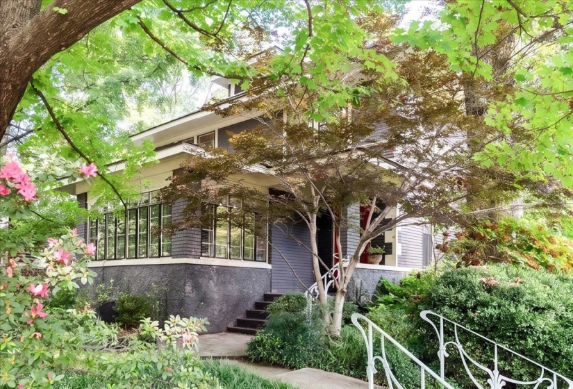 1904 HARBERT AVE, Memphis, Tennessee 38104, 5 Bedroom Bedrooms, 1 Room Rooms,3.1 BathroomBathrooms,Residential,For Sale,HARBERT,0,10228822