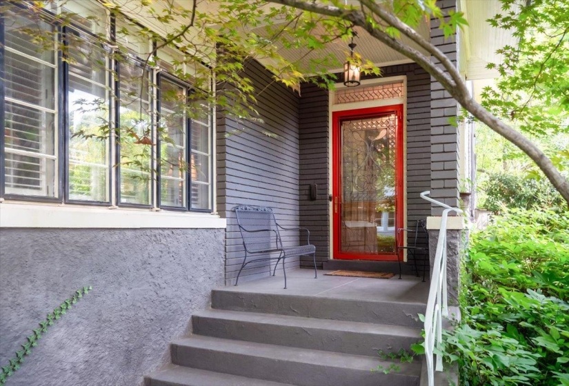 1904 HARBERT AVE, Memphis, Tennessee 38104, 5 Bedroom Bedrooms, 1 Room Rooms,3.1 BathroomBathrooms,Residential,For Sale,HARBERT,0,10228822