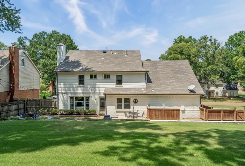 7109 WOODRIDGE LN, Germantown, Tennessee 38138, 5 Bedroom Bedrooms, 9 Room Rooms,2.1 BathroomBathrooms,Residential,For Sale,WOODRIDGE,0,10228829