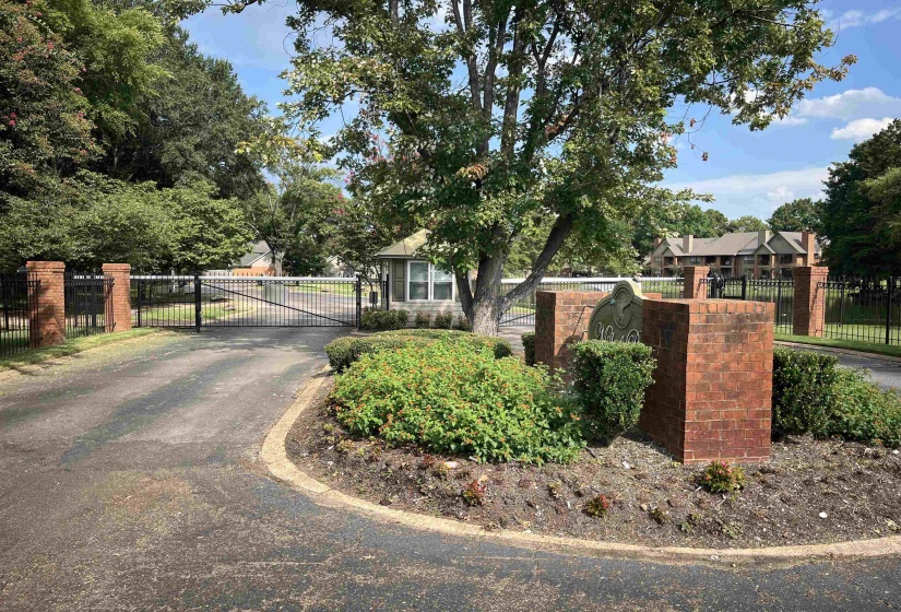 6646 PONDSIDE CIR, Memphis, Tennessee 38119, 2 Bedroom Bedrooms, 5 Room Rooms,1 BathroomBathrooms,Residential,For Sale,PONDSIDE,0,10228832