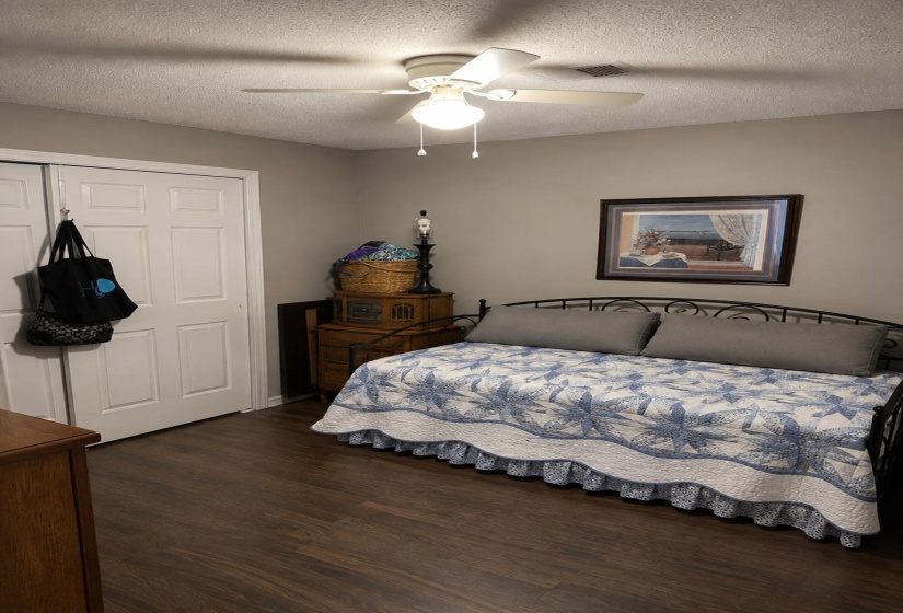 6646 PONDSIDE CIR, Memphis, Tennessee 38119, 2 Bedroom Bedrooms, 5 Room Rooms,1 BathroomBathrooms,Residential,For Sale,PONDSIDE,0,10228832
