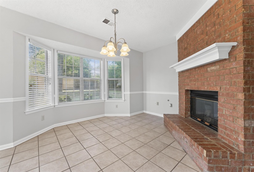 857 PARADISE DR, Cordova, Tennessee 38018, 4 Bedroom Bedrooms, 7 Room Rooms,2.1 BathroomBathrooms,Residential,For Sale,PARADISE,0,10228835