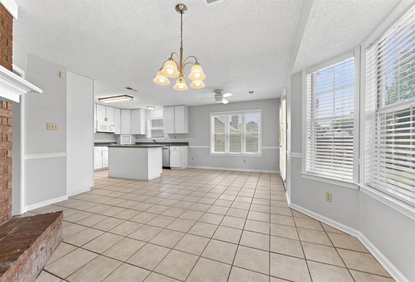 857 PARADISE DR, Cordova, Tennessee 38018, 4 Bedroom Bedrooms, 7 Room Rooms,2.1 BathroomBathrooms,Residential,For Sale,PARADISE,0,10228835
