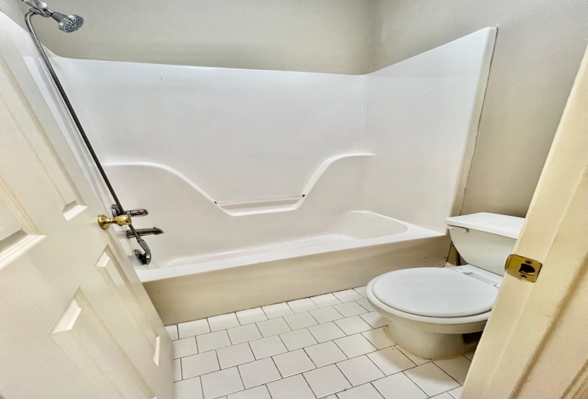6766 WHITTEN PINE DR, Memphis, Tennessee 38134, 2 Bedroom Bedrooms, 4 Room Rooms,2 BathroomBathrooms,Rental Properties,For Sale,WHITTEN PINE,0,10228894
