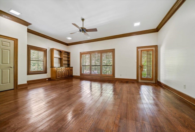 680 SWEETBRIER RD, Memphis, Tennessee 38120, 4 Bedroom Bedrooms, 12 Room Rooms,5 BathroomBathrooms,Residential,For Sale,SWEETBRIER,0,10228886