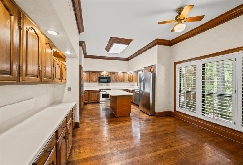 680 SWEETBRIER RD, Memphis, Tennessee 38120, 4 Bedroom Bedrooms, 12 Room Rooms,5 BathroomBathrooms,Residential,For Sale,SWEETBRIER,0,10228886