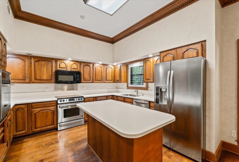 680 SWEETBRIER RD, Memphis, Tennessee 38120, 4 Bedroom Bedrooms, 12 Room Rooms,5 BathroomBathrooms,Residential,For Sale,SWEETBRIER,0,10228886