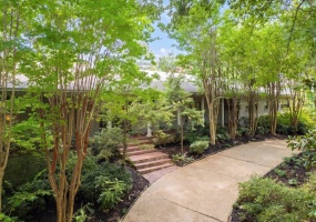 680 SWEETBRIER RD, Memphis, Tennessee 38120, 4 Bedroom Bedrooms, 12 Room Rooms,5 BathroomBathrooms,Residential,For Sale,SWEETBRIER,0,10228886 680 SWEETBRIER RD, Memphis, Tennessee 38120, 4 Bedroom Bedrooms, 12 Room Rooms,5 BathroomBathrooms,Residential,For Sale,SWEETBRIER,0,10228886