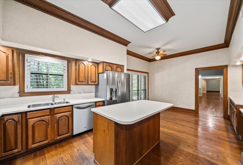680 SWEETBRIER RD, Memphis, Tennessee 38120, 4 Bedroom Bedrooms, 12 Room Rooms,5 BathroomBathrooms,Residential,For Sale,SWEETBRIER,0,10228886