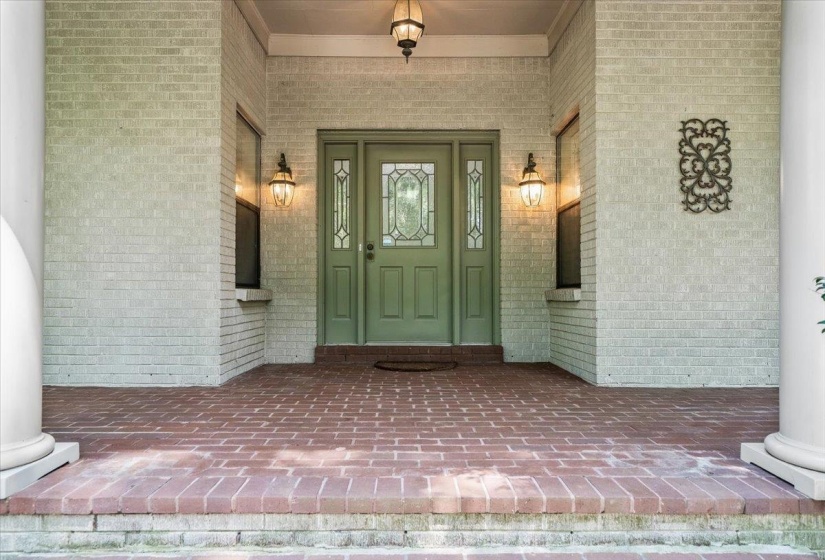 680 SWEETBRIER RD, Memphis, Tennessee 38120, 4 Bedroom Bedrooms, 12 Room Rooms,5 BathroomBathrooms,Residential,For Sale,SWEETBRIER,0,10228886