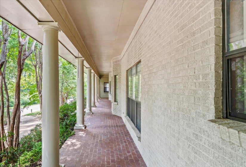 680 SWEETBRIER RD, Memphis, Tennessee 38120, 4 Bedroom Bedrooms, 12 Room Rooms,5 BathroomBathrooms,Residential,For Sale,SWEETBRIER,0,10228886