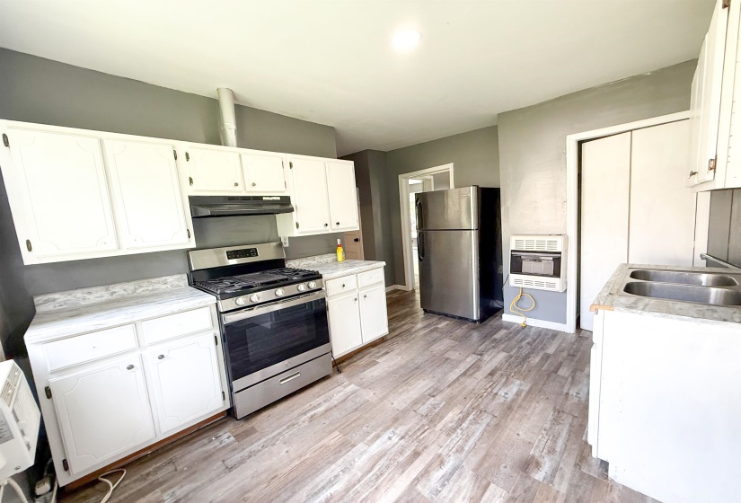 403 SHARP ST, Corinth, Mississippi 38834, 2 Bedroom Bedrooms, 6 Room Rooms,1 BathroomBathrooms,Residential,For Sale,SHARP,0,10228888