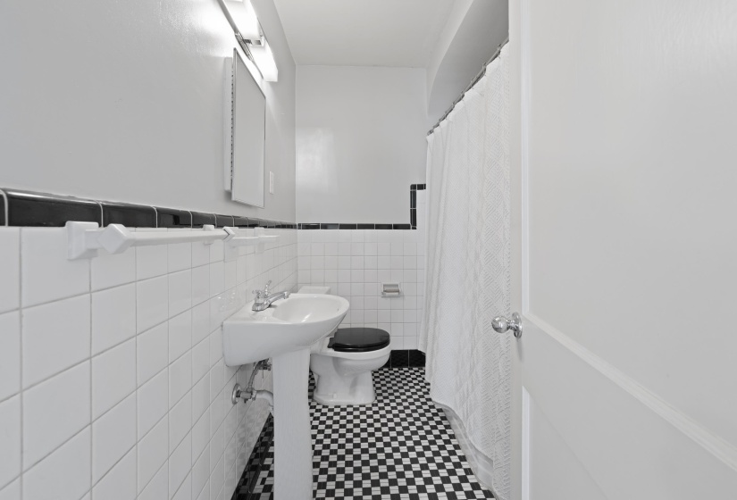 3619 KENWOOD AVE, Memphis, Tennessee 38122, 2 Bedroom Bedrooms, 5 Room Rooms,2 BathroomBathrooms,Residential,For Sale,KENWOOD,0,10228891