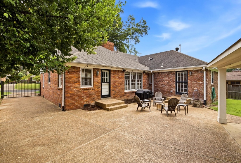 515 MELODY LN, Memphis, Tennessee 38120, 4 Bedroom Bedrooms, 9 Room Rooms,3 BathroomBathrooms,Residential,For Sale,MELODY,0,10228892